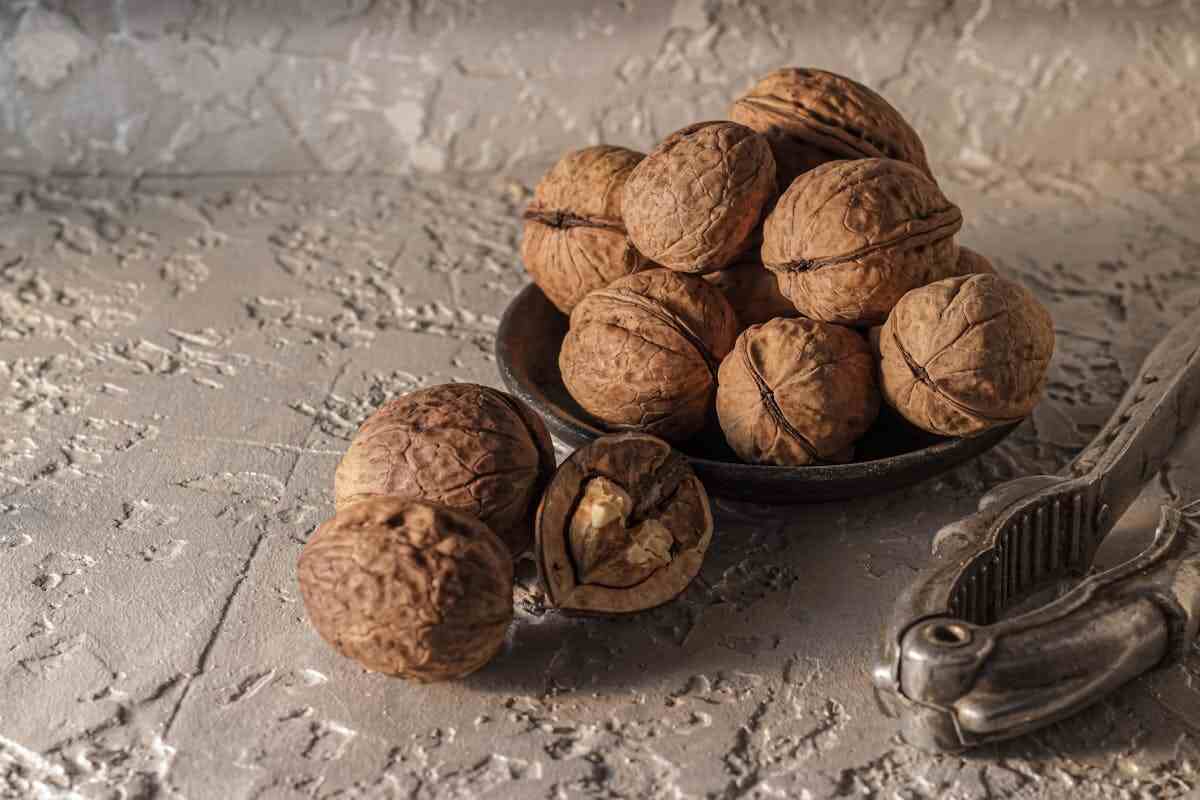 una manciata di noci, perfette per tenere stabile la glicemia