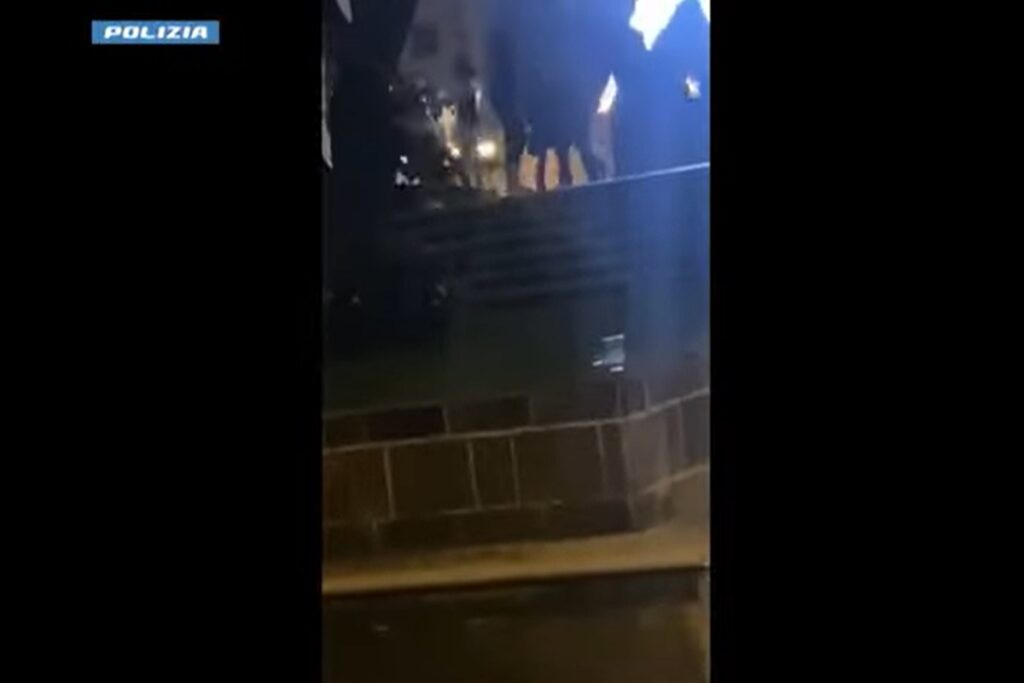 Il video della violenta rissa nel centro storico di Oristano