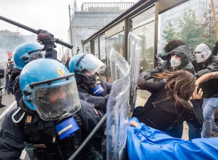 polizia durante corteo