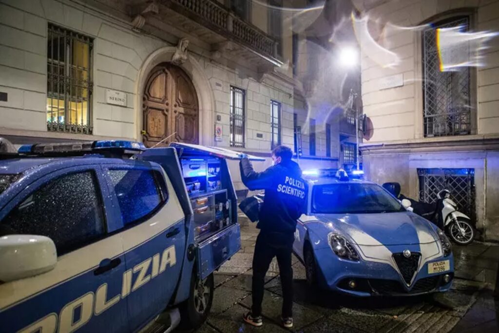 Una volante della polizia (Foto Ansa)