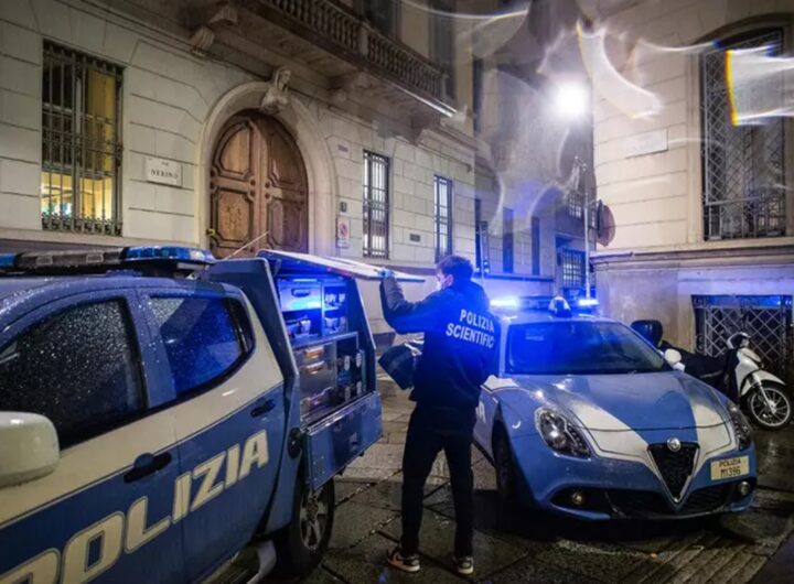Una volante della polizia (Foto Ansa)