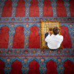 uomo durante il ramadan