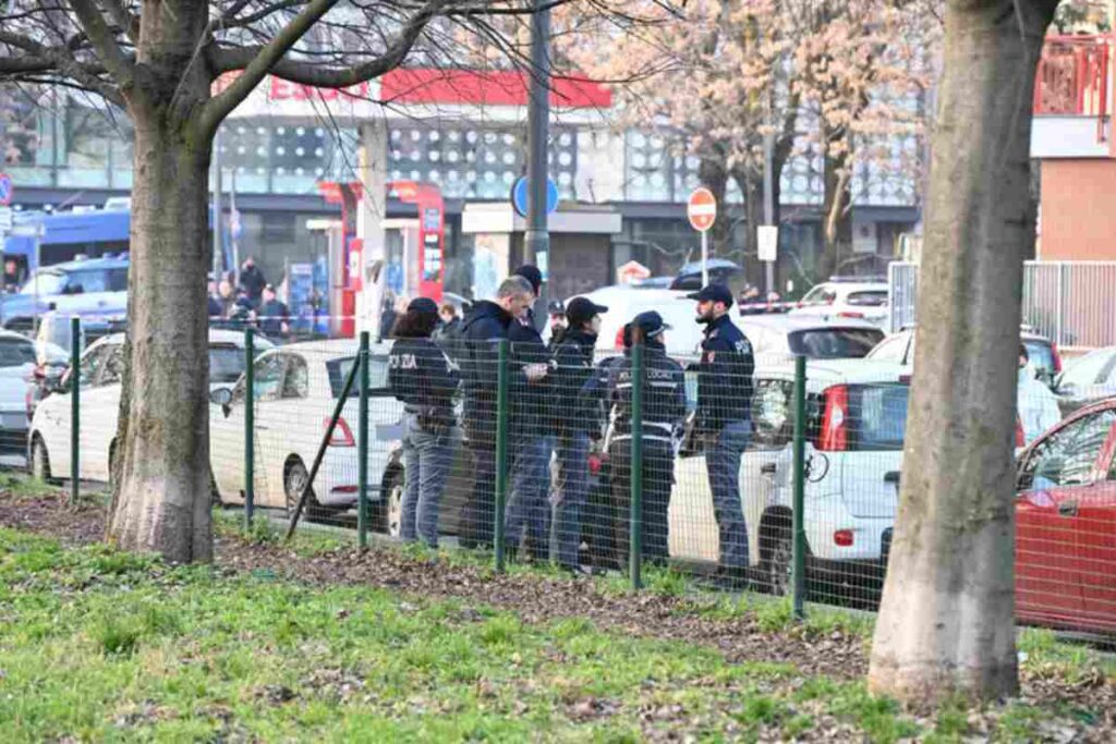 Polizia in strada a Milano