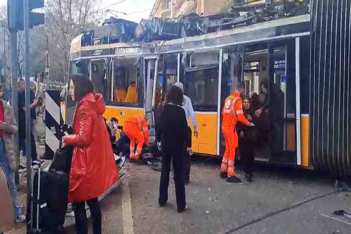 A Milano tram investe passanti