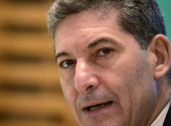 Il capo della Polizia, Vittorio Pisani