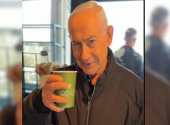 Il video di Netanyahu che mostra le mani e scherza sulle notizie della sua morte