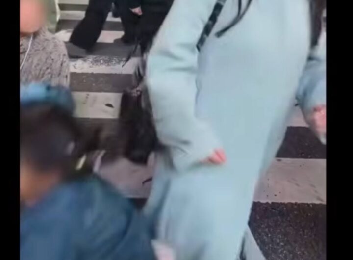 bambina spinta tokyo