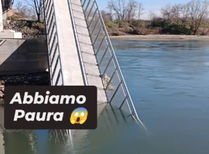 La passarella crollata sull'Adda