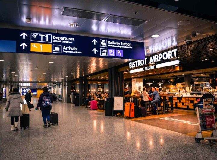 l'interno di un aeroporto