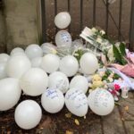 Palloncini bianchi, fiori e messaggi liceo Colombini di piacenza aurora tila