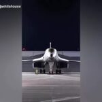 Bombardare il nemico a suon di Macarena e Danza Kuduro. La guerra in Iran diventa un disturbante prodotto social