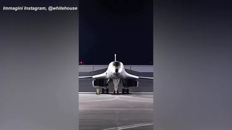 Bombardare il nemico a suon di Macarena e Danza Kuduro. La guerra in Iran diventa un disturbante prodotto social