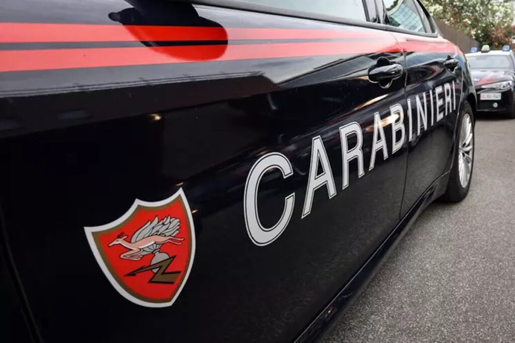 Una volante dei carabinieri