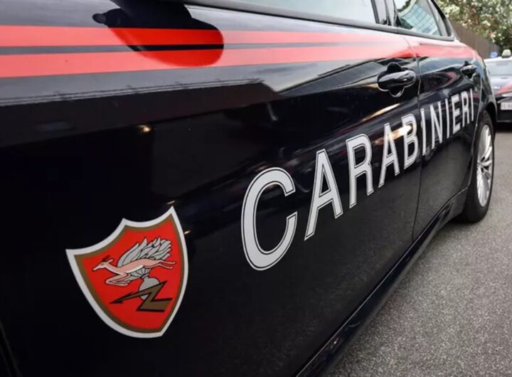 Una volante dei carabinieri