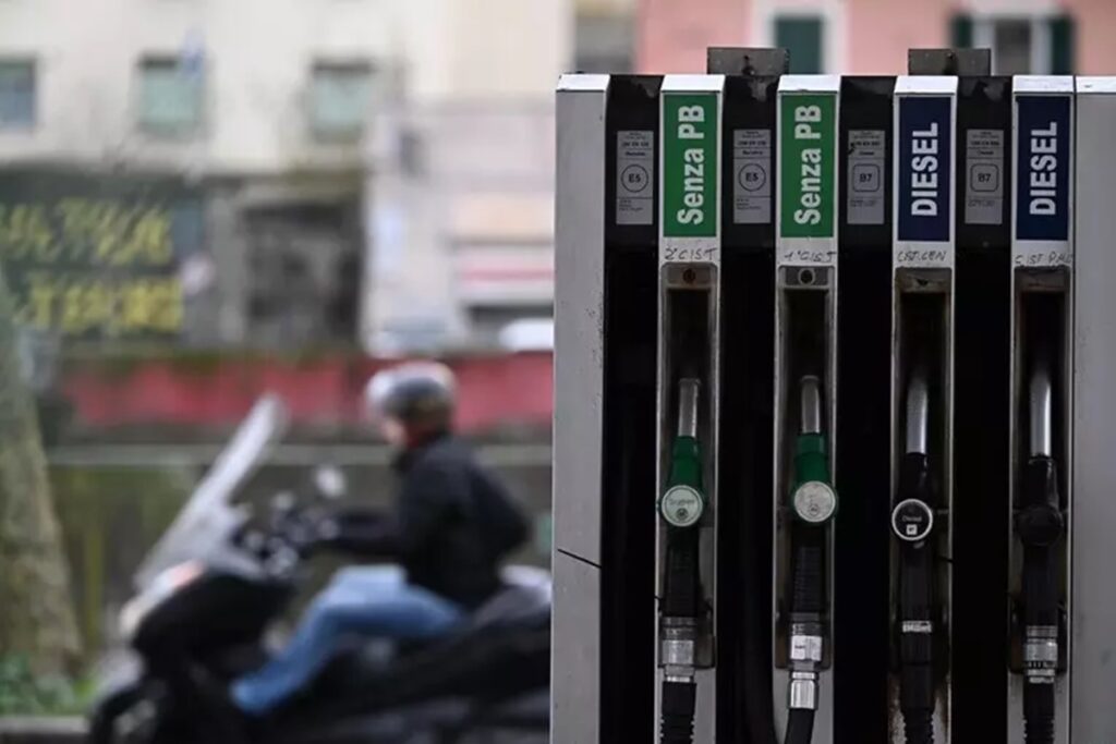 Un distributore di benzina