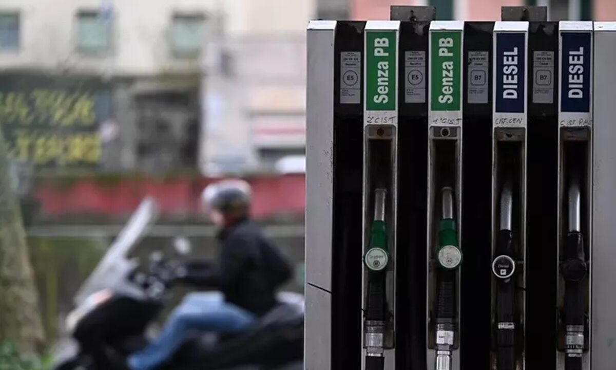 Un distributore di benzina