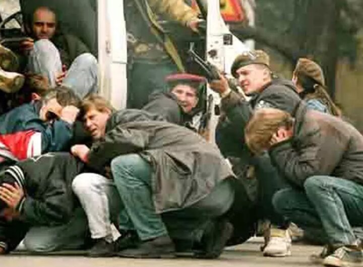 Persone al riparo durante la guerra in Serbia