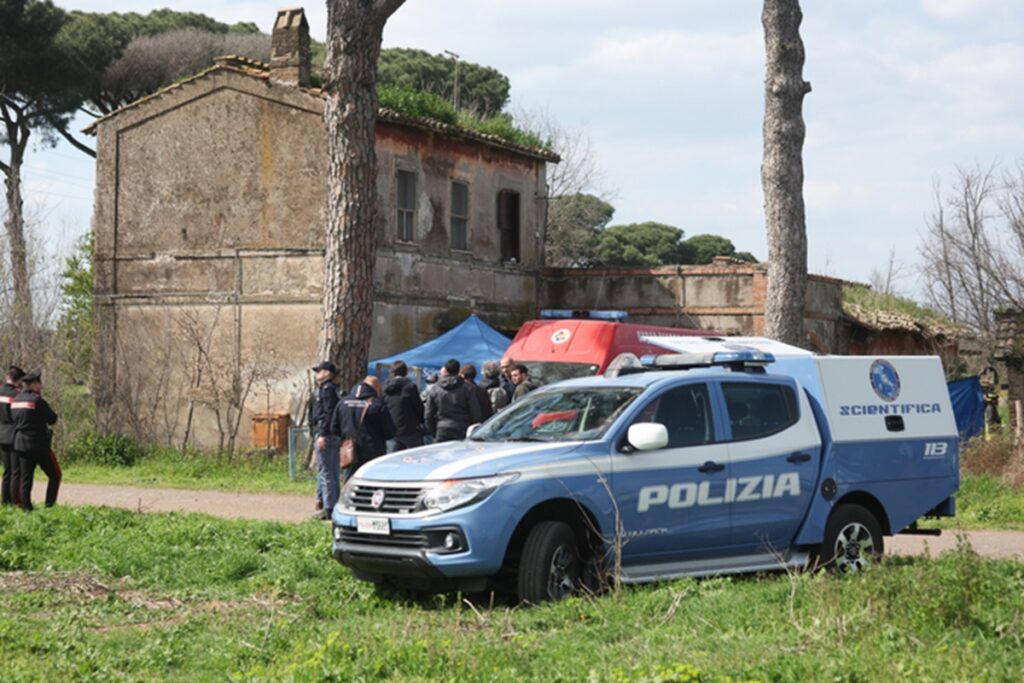 Il casolare crollato al Parco degli Acquedotti, a Roma