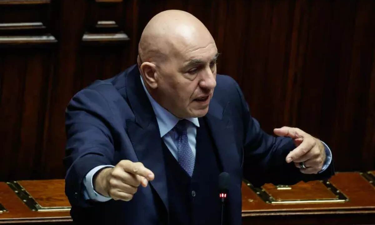 Il ministro Crosetto