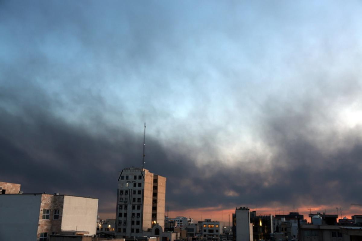 cielo fumo a teheran