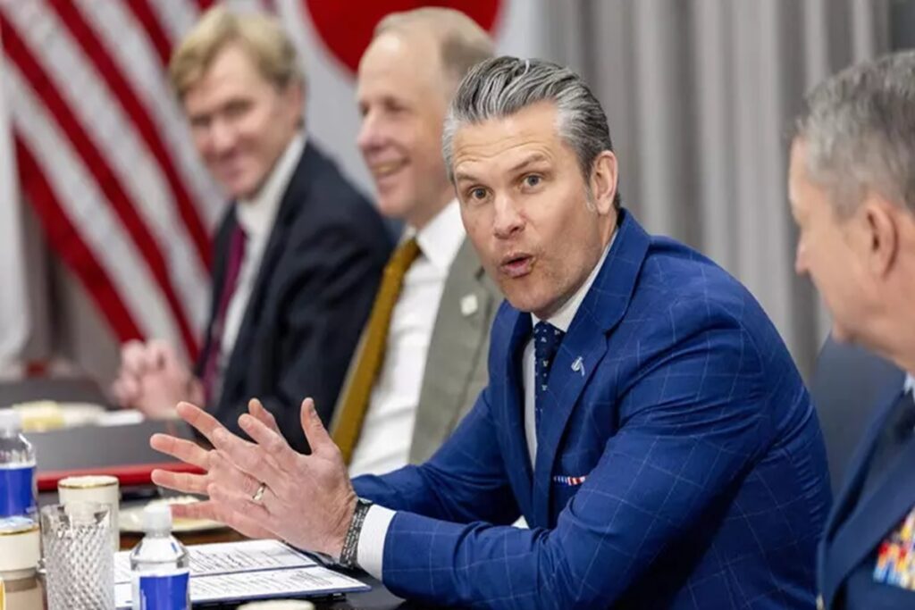 Il segretario alla Difesa Pete Hegseth