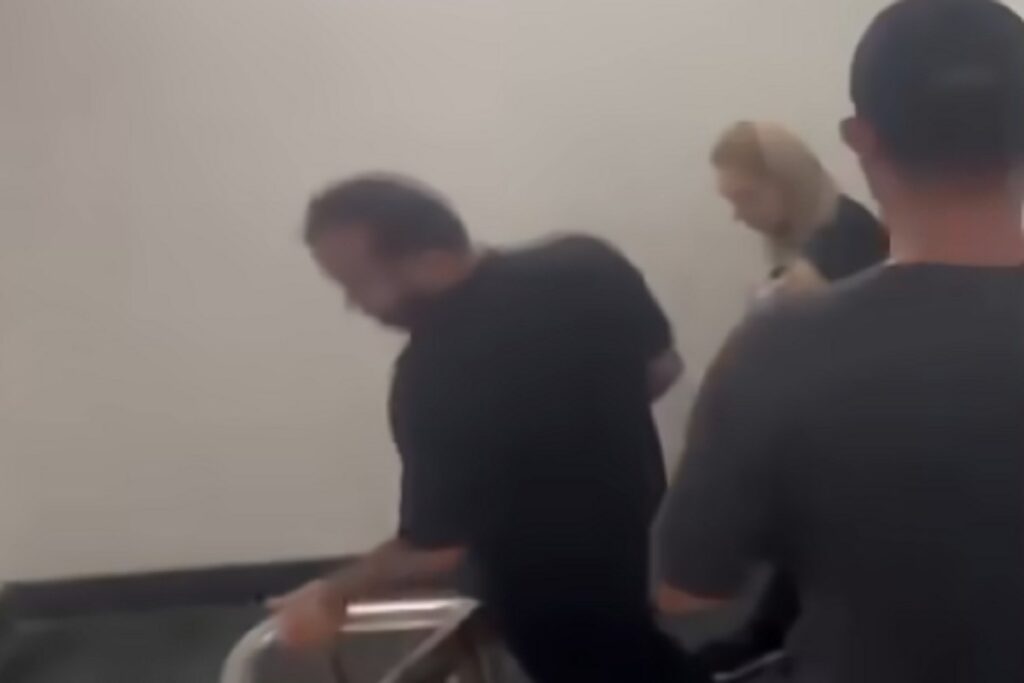 Il video delle calciatrici iraniane che in Australia fuggono dall'hotel inseguite dalle guardie di sicurezza