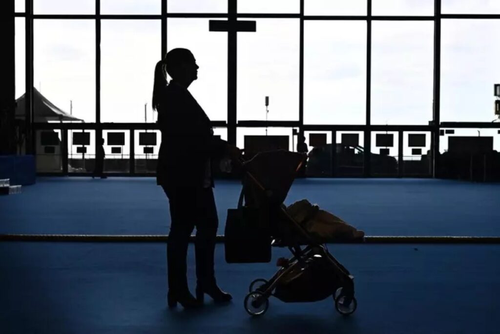 mamma con passeggino