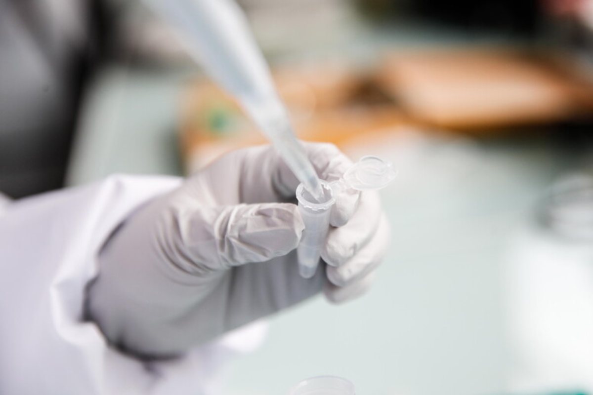 Cos’è la meningite: sintomi, cure, prevenzione ed effetti della grave infezione