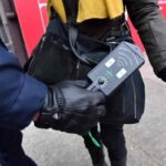 Metal detector a scuola