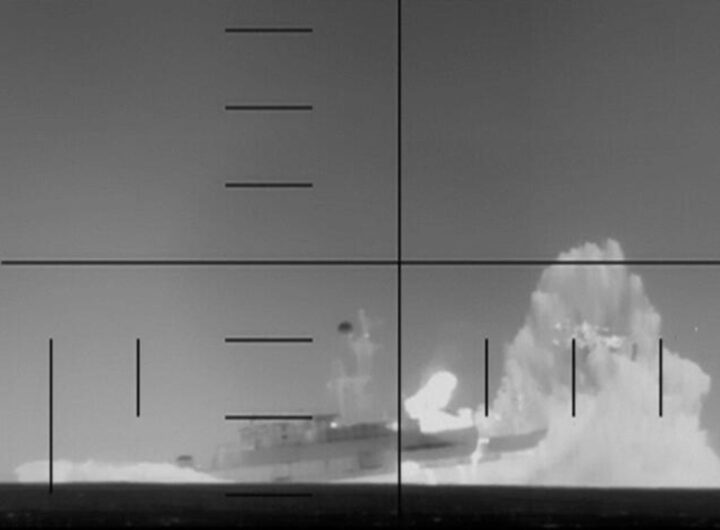 Un missile colpisce un obbiettivo