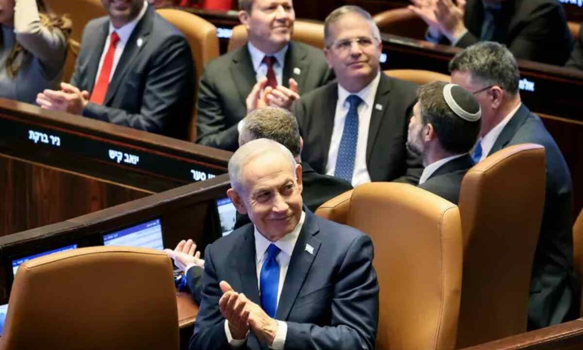 Israele approva la pena di morte per i terroristi, Netanyahu e i suoi sorridono in aula