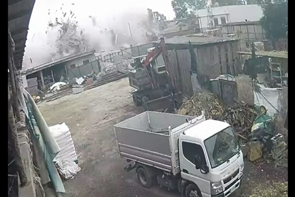 Il video dell’esplosione a Piana del Sole ripreso da una telecamera di sicurezza