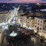 Il No festeggia in piazza Barberini a Roma