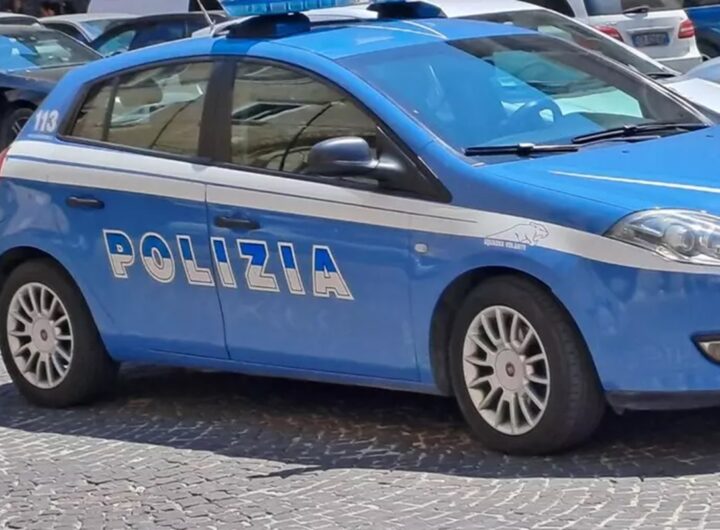 Una volante della Polizia