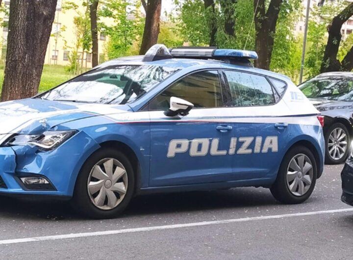 Una volante della polizia