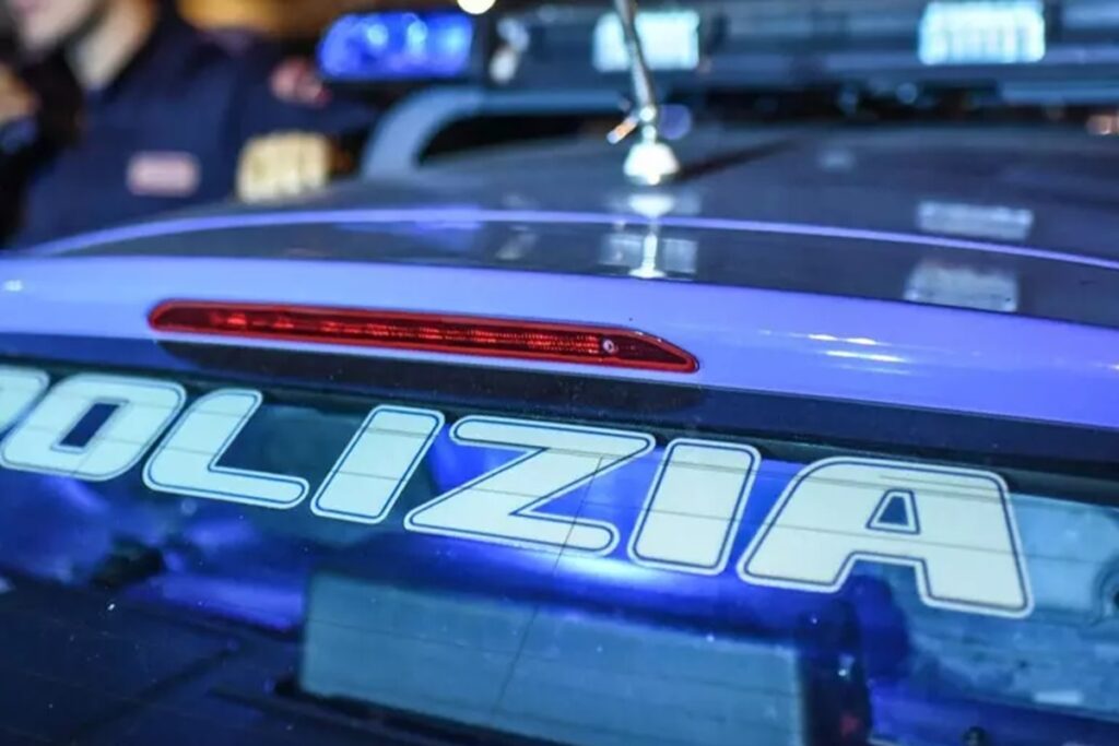 Una volante della polizia