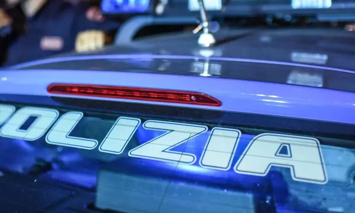 Una volante della polizia