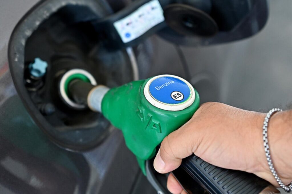 pompa di benzina