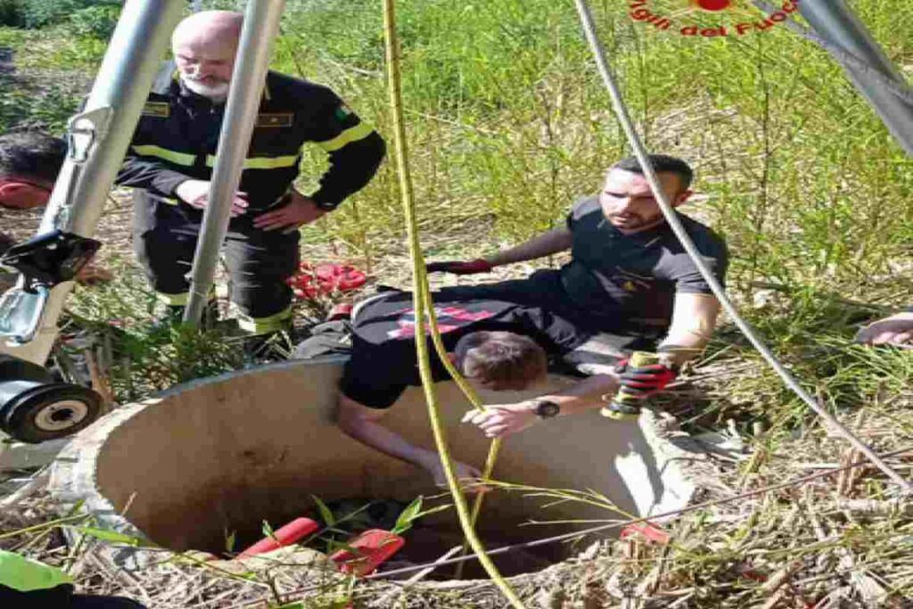 La storia della donna caduta in un pozzo di 15 metri a Roma e poi salvata