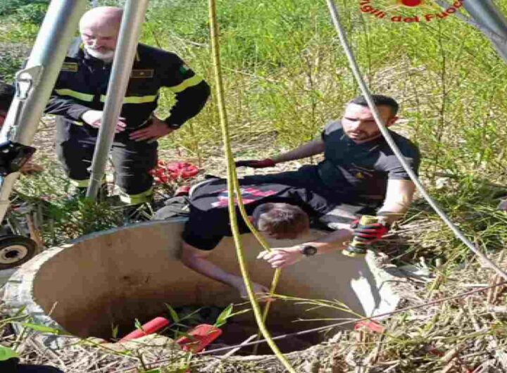 La storia della donna caduta in un pozzo di 15 metri a Roma e poi salvata