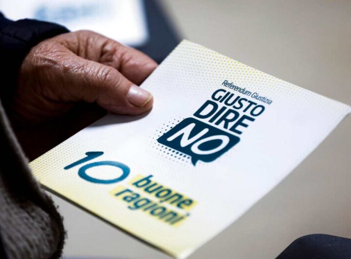 Un volantino che invita a votare No al Referendum sulla Giustizia