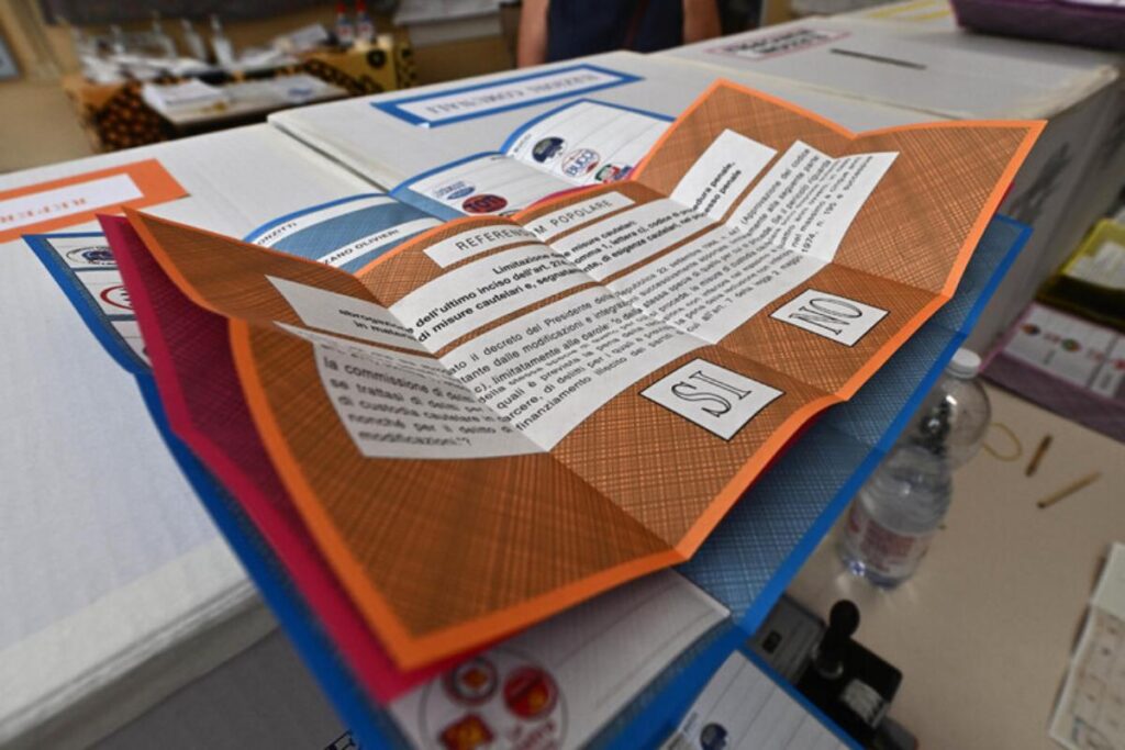 scheda referendum