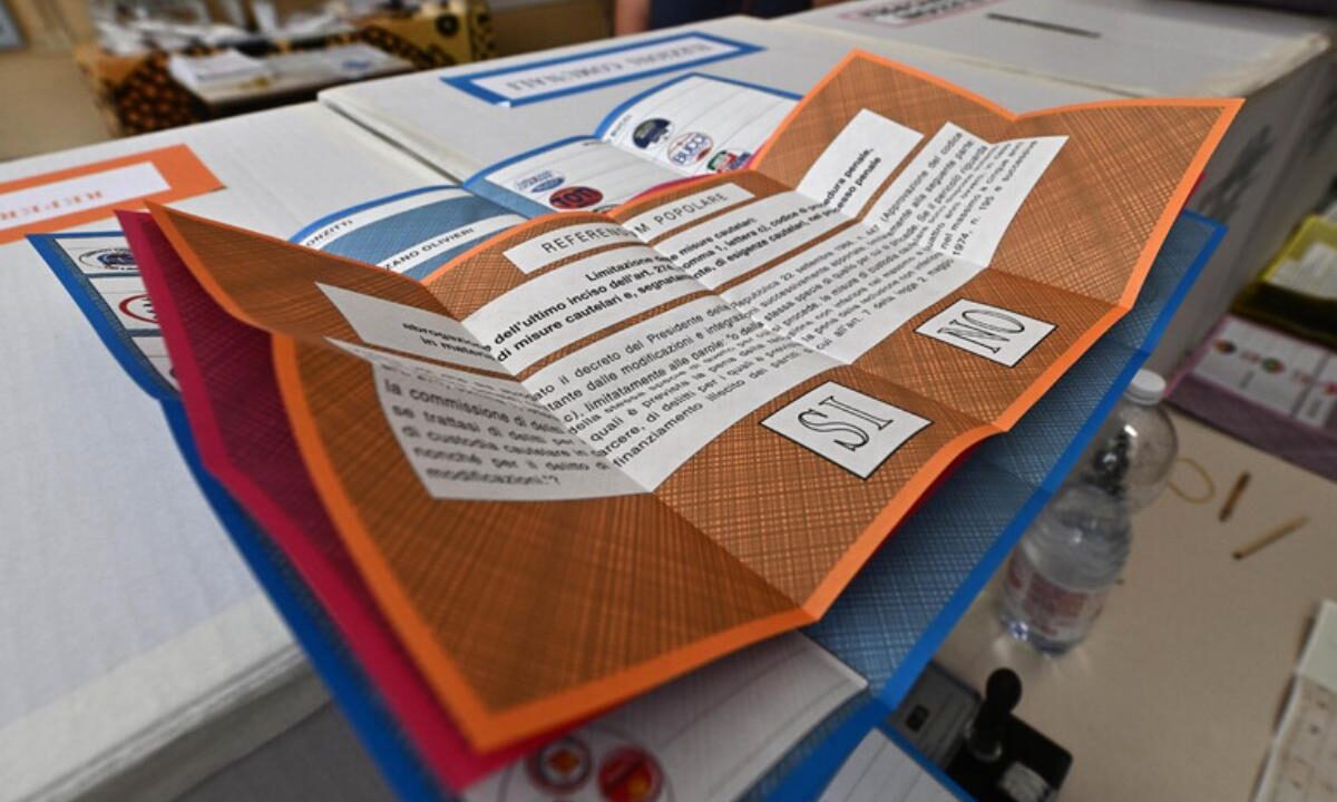 scheda referendum