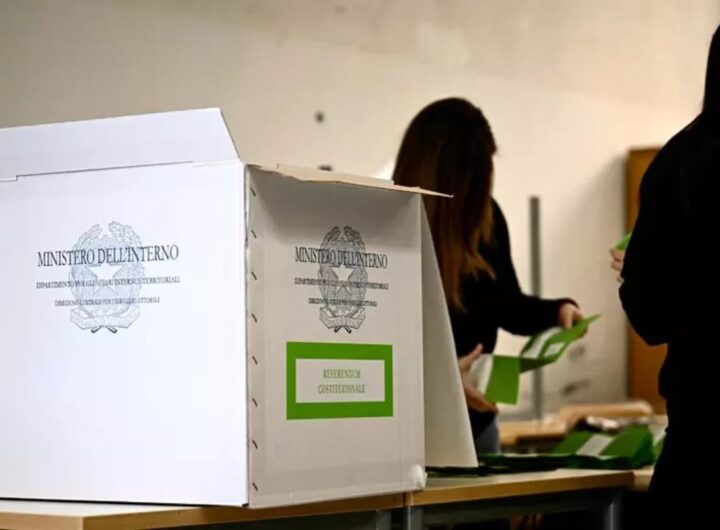 Un'urna del referendum