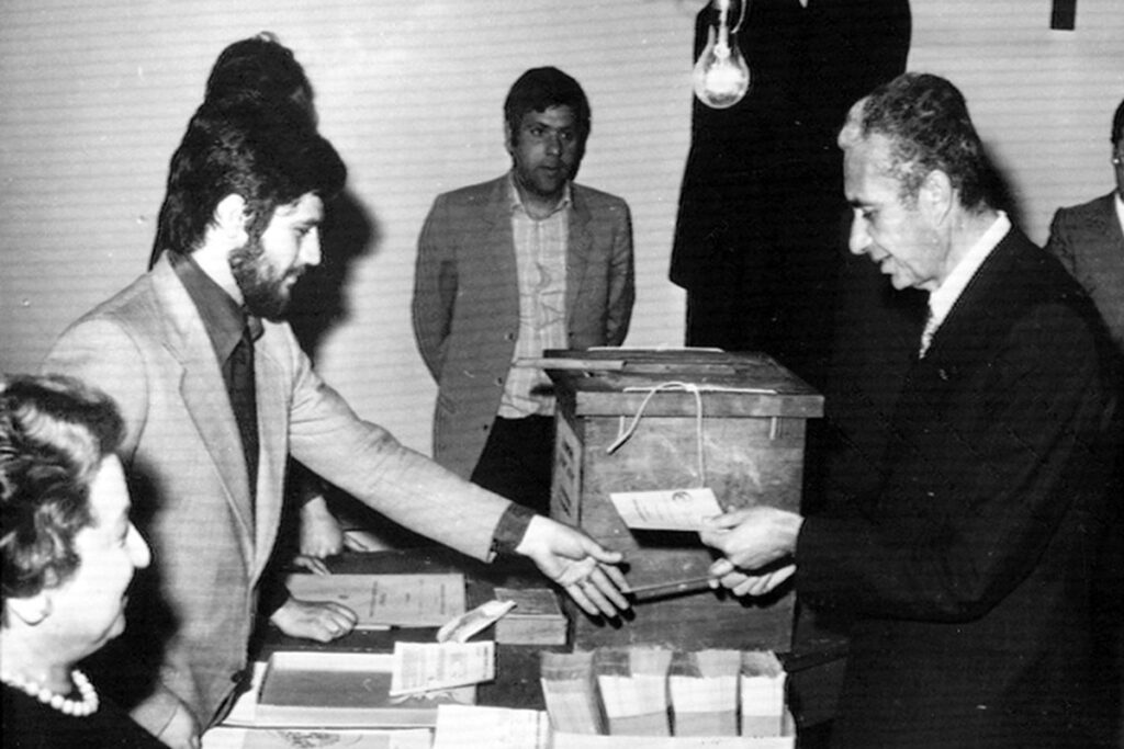 Una foto di archivio di Aldo Moro il giorno del 12 maggio 1974 quando gli italiani approvarono con un referendum a netta maggioranza la legge che consentiva il divorzio