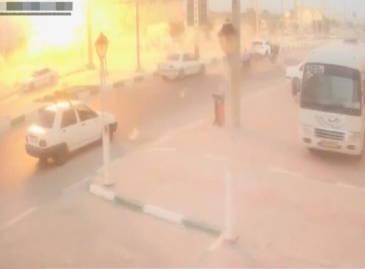 Iran, scuola bombardata a Lamerd, 21 morti