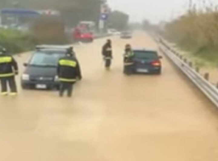 Strade allagate in Calabria
