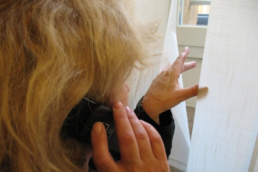 donna perseguitata stalking