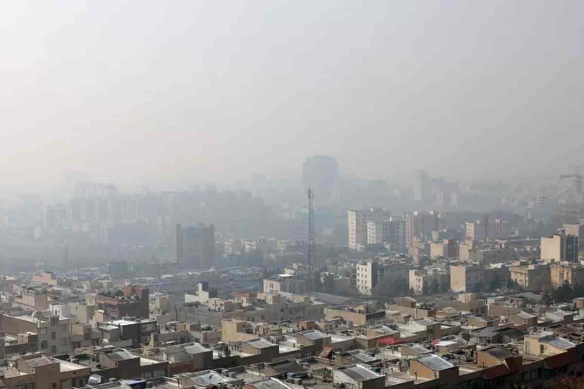 Bombe su Teheran, colpita l’università: Iran risponde con raid in Arabia, feriti 12 militari Usa. Anche gli Houthi in guerra, missile su Israele