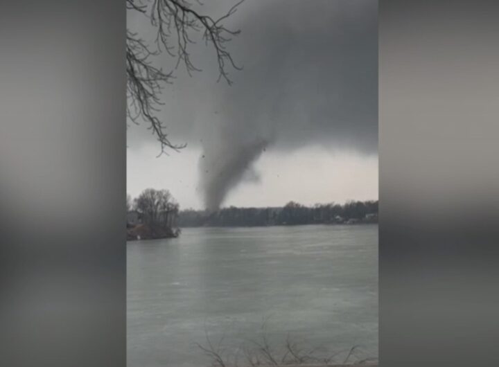 Il video del tornado che ha colpito Union City in Michigan